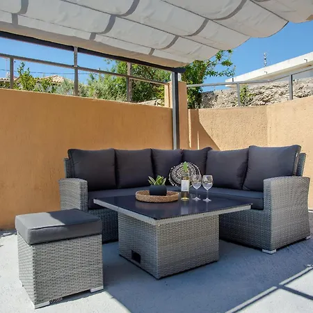 別荘 Erasmia's House