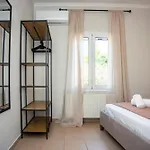 Erasmia's House Nyaraló