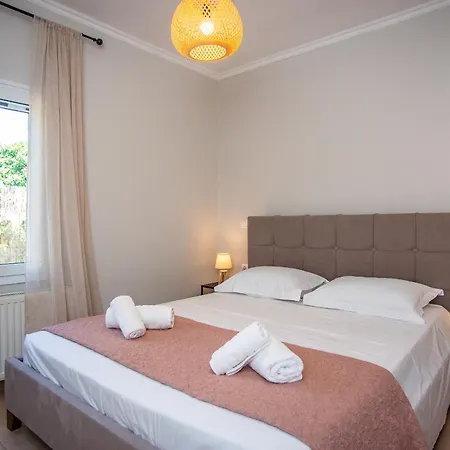 Erasmia's House Hébergement de vacances Lakíthra