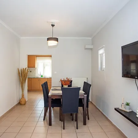 Erasmia's House Casa de Férias *