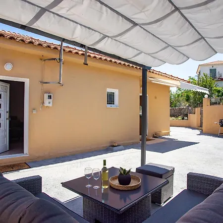 Casa de Férias Erasmia's House Lakíthra