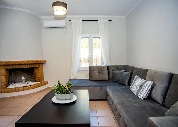 Erasmia's House Holiday home *