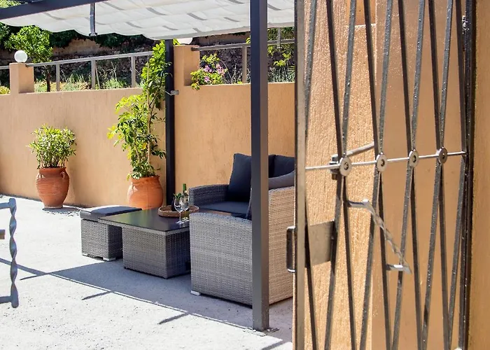 Erasmia's House Holiday home *