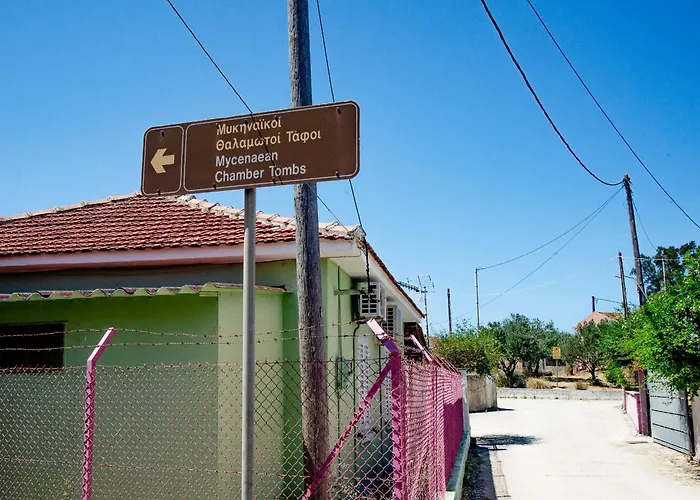 Semesterbostad Erasmia's House